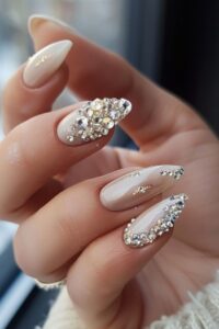 Dazzling-Rhinestone-Nails