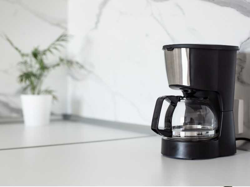 Coffee-Maker-dorm-room-essentials
