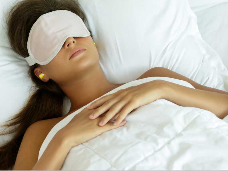 Earplugs-and-Eye-Mask-