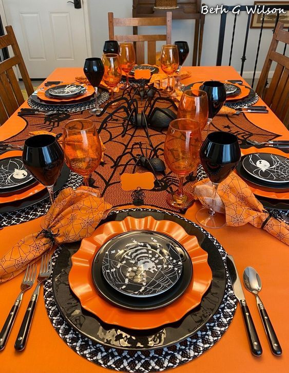 Halloween-Themed-Tableware