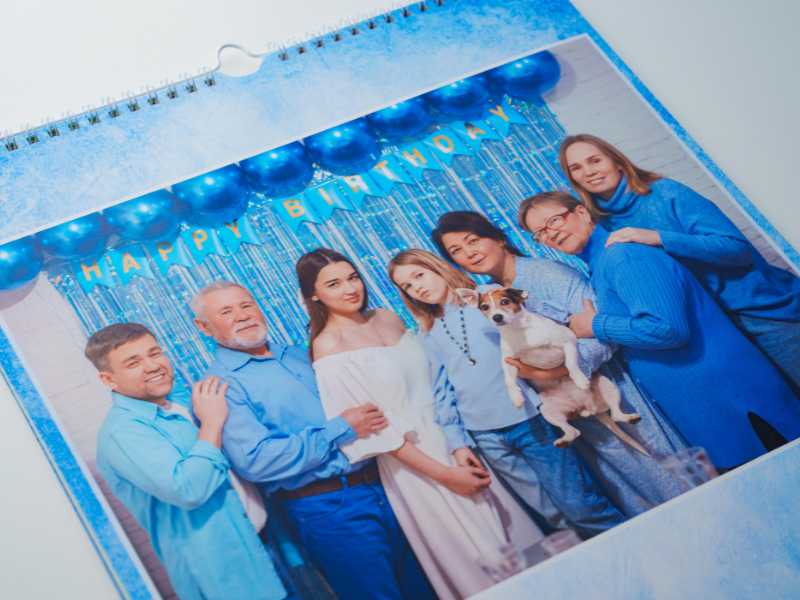 Personalized-Calendar-with-Family-Photos