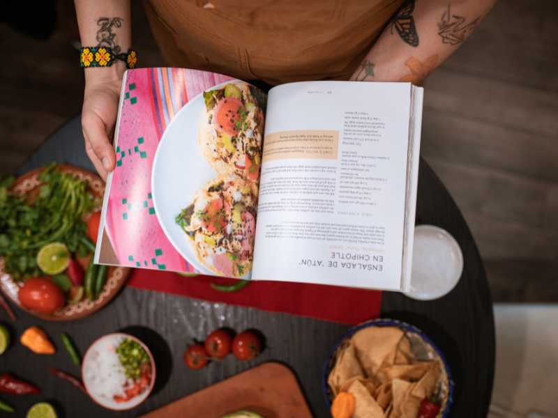 Personalized-Family-Recipe-Book-christmas-gift-ideas-for-average-parents