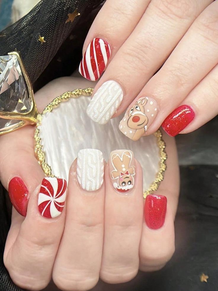 Cute-Gingerbread-Men-short-nails
