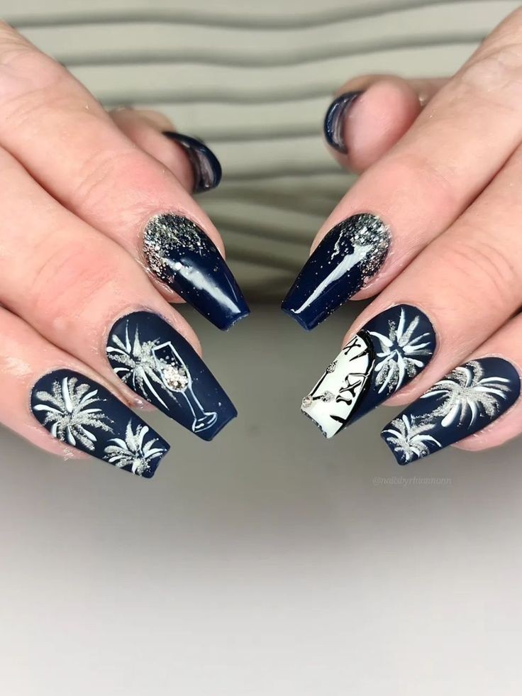 Fire-works-inspired-Nails