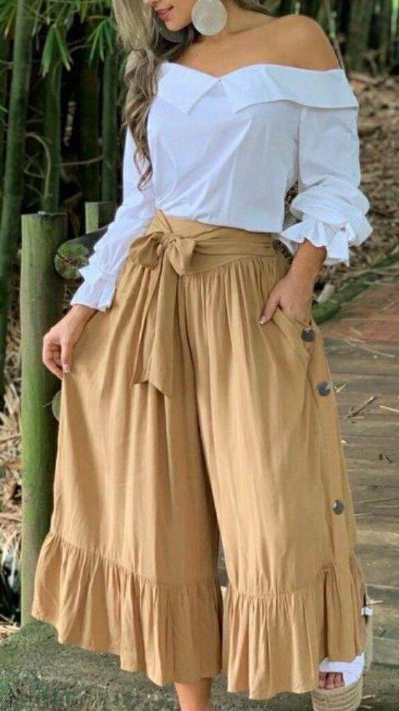 Fitting-top-with-a-loose-bottoms