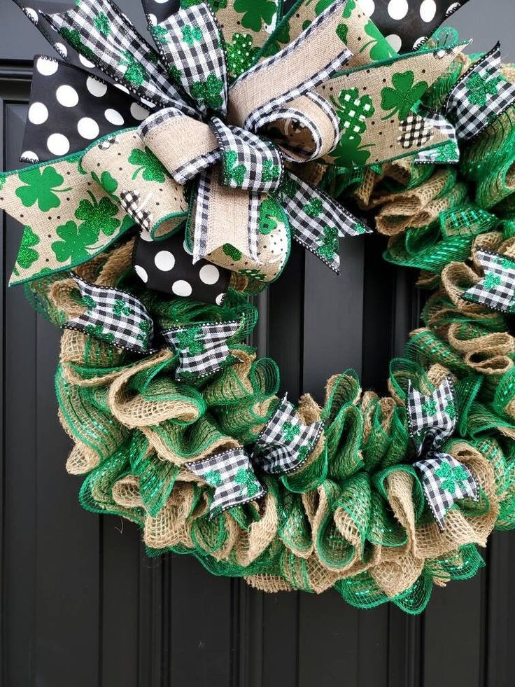 Burlap-And-Greenery-Wreath