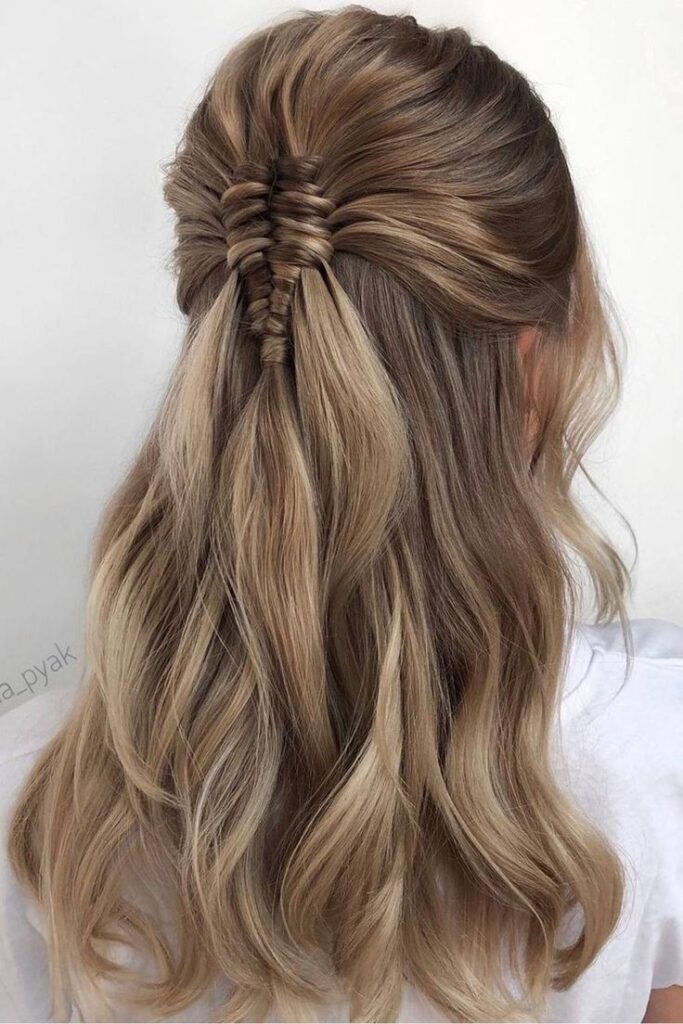 HALF-UP FISHTAIL BRAID