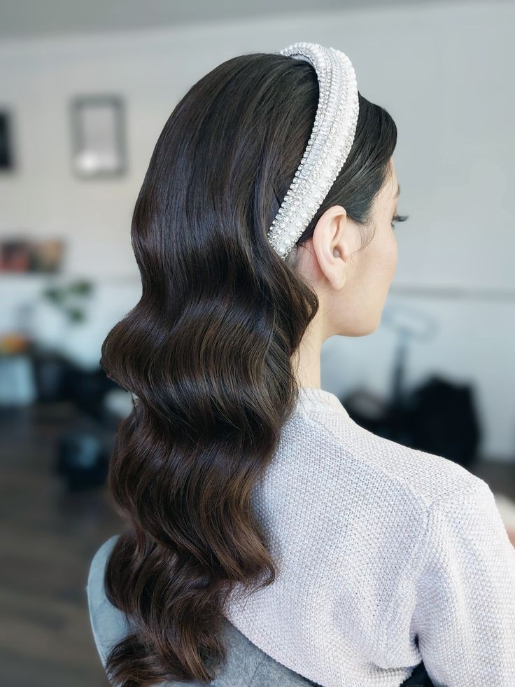 Loose-Waves-With-A-Velvet-Headband