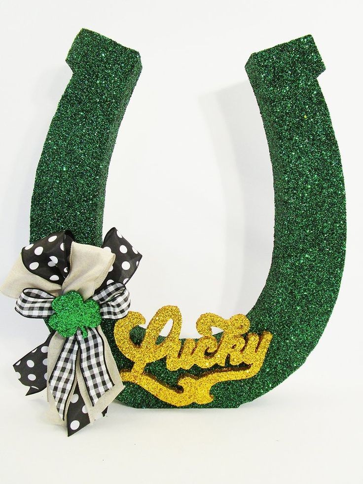 Lucky-Horseshoe-Wreath