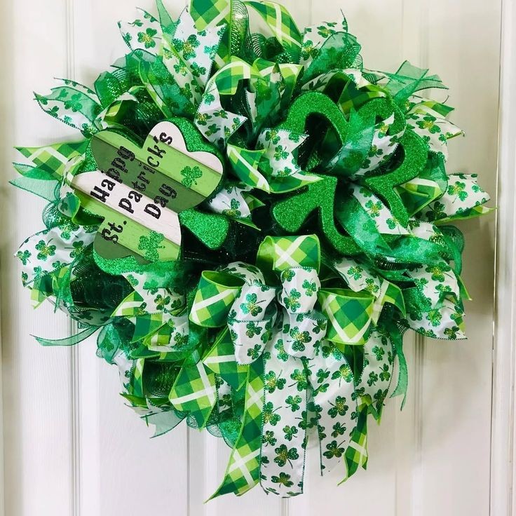Classic-Shamrock-WREATH