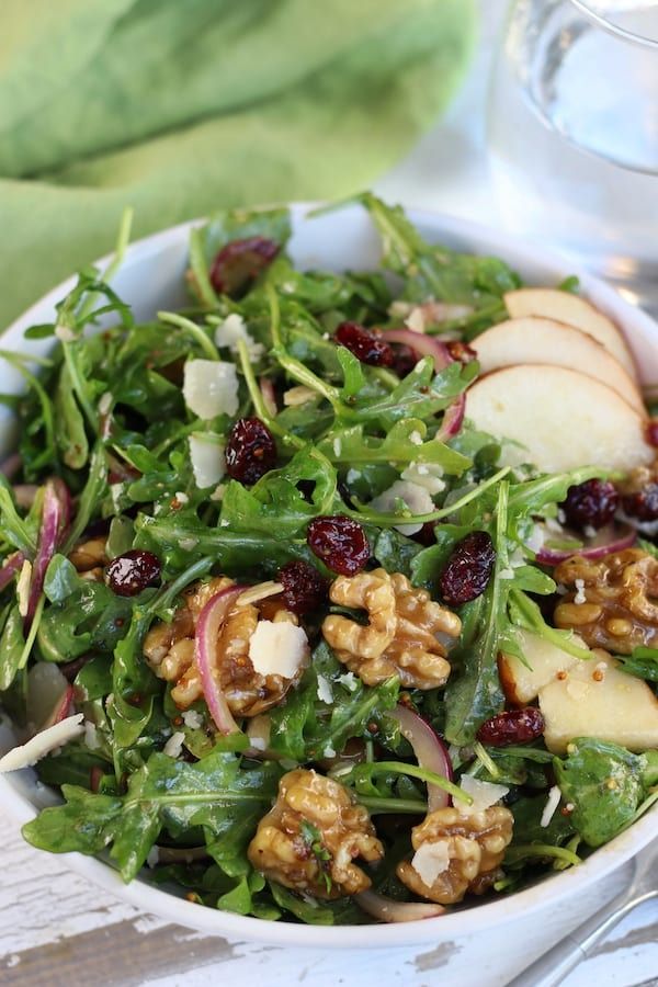 Arugula- & -Pear- Salad- with- Walnut- Vinaigrette