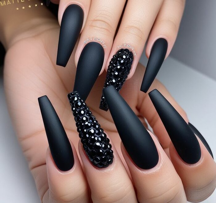 Glossy -Black -Coffin -Baddie-Nail-idea