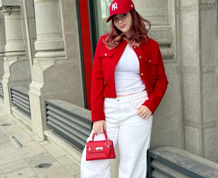The-Classic-Red-White-&-Wow