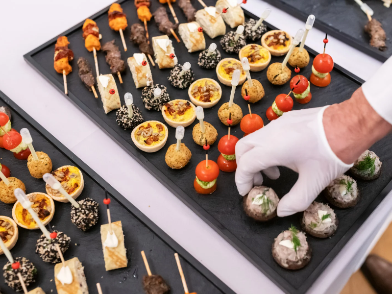 How-to-plan-a-cheap-graduation-party