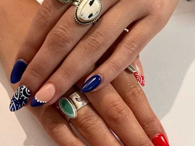 Bandan-Print-Nails