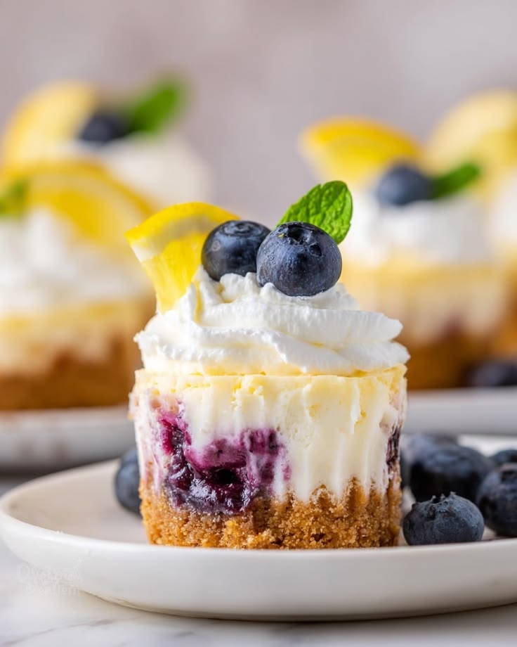 Berry-Cheesecake-Bites