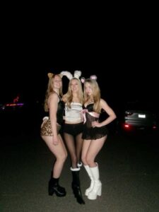 Mean-girls-Halloween-costume