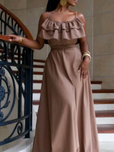 Best-summer-travel-women-outfit