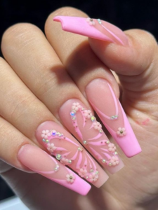 Trendy-Baddie-Nail-Designs-That-Instantly-Elevate-Your-Look
