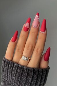 Chic-February-Nail-Ideas 