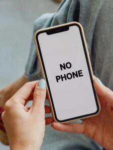 Avoid-Your-Phone-for-the-First-30-Minutes