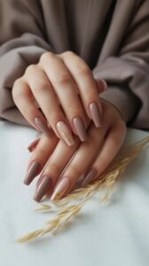 Chic-thanksgiving-nail-ideas