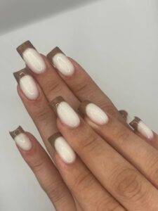 Chic-Thanksgiving-nail-ideas 