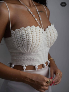 Stylish-Ways-to-Accessorize-Simple-Outfits