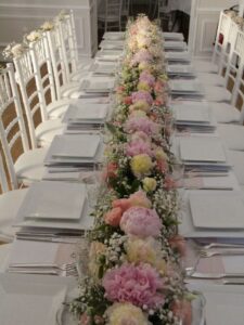 Modern-easter-table-scape-ideas