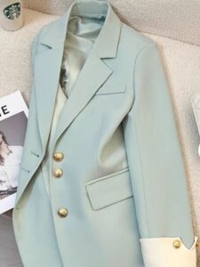 Spring-capsule-wardrobe-essentials-for-women