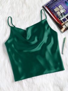 Spring-capsule-wardrobe-essentials-for-women