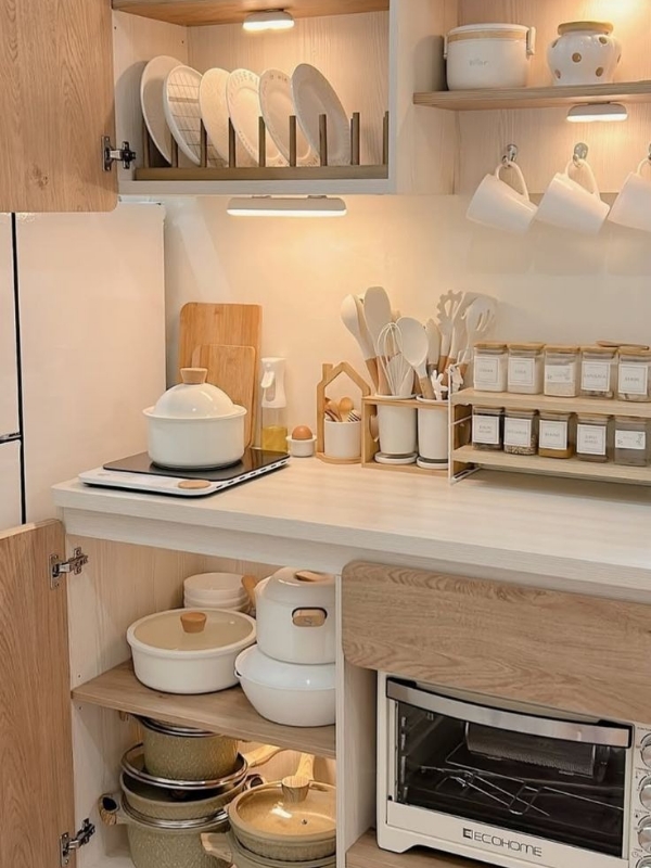 Arrange-Plates-and-Bowls-Neatly