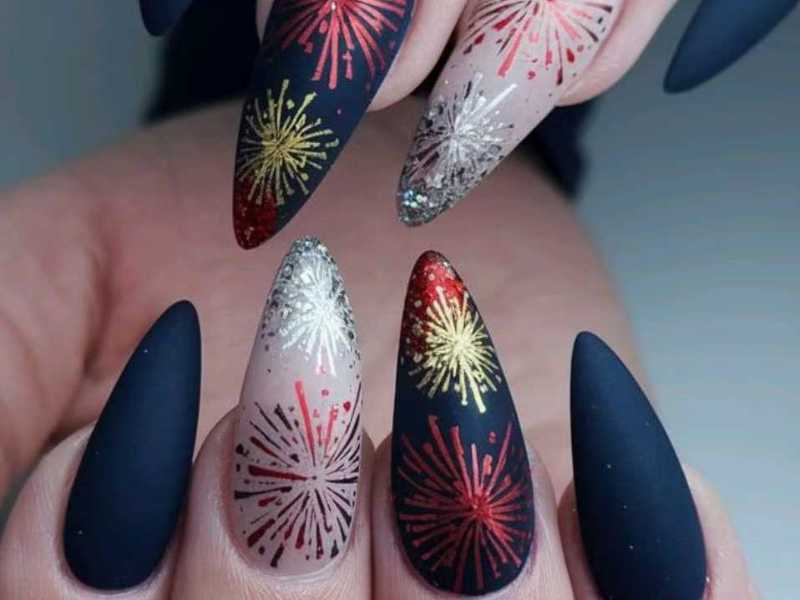 Baddie-4th-of-July-Nails-You-Should-Try