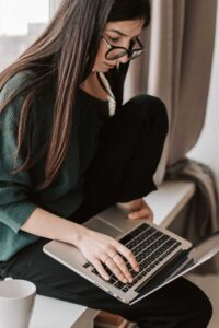 How-to-make-your-first-100-online-using-your-phone