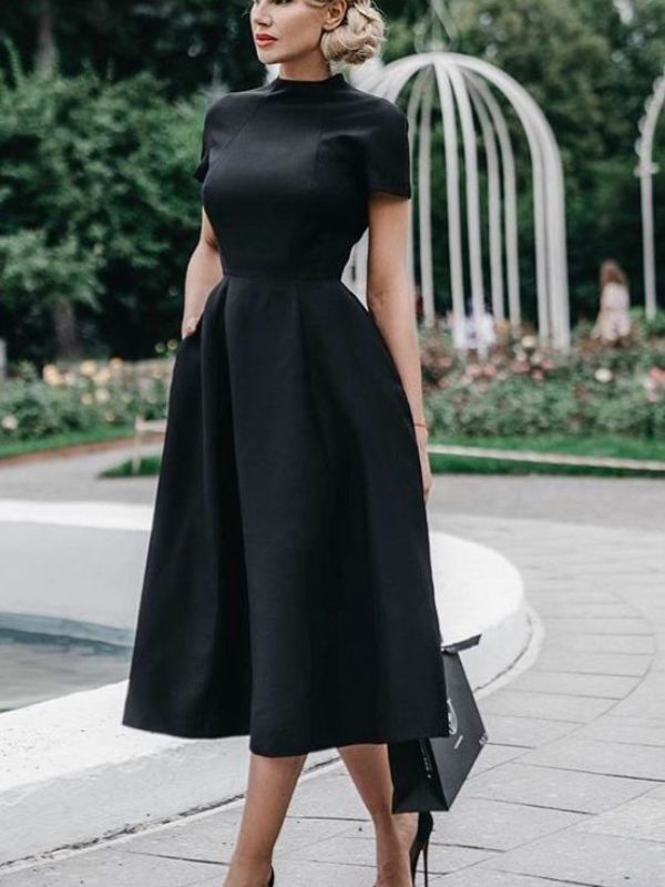 The-Minimalist-Black-Dress