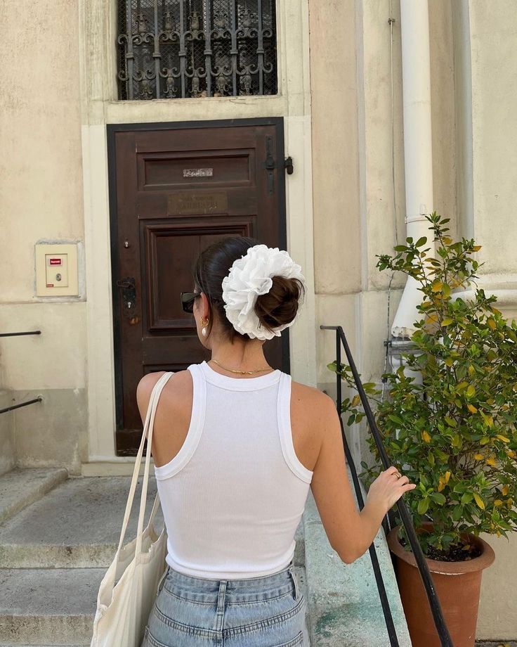 Matching-Hair-Accessories-with-Your-Outfit-and-Occasion