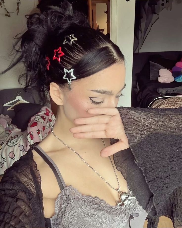 How-to-Design-Hair-with-Accessories:-A-Complete-Guide-to-Styling-Like-a-Pro