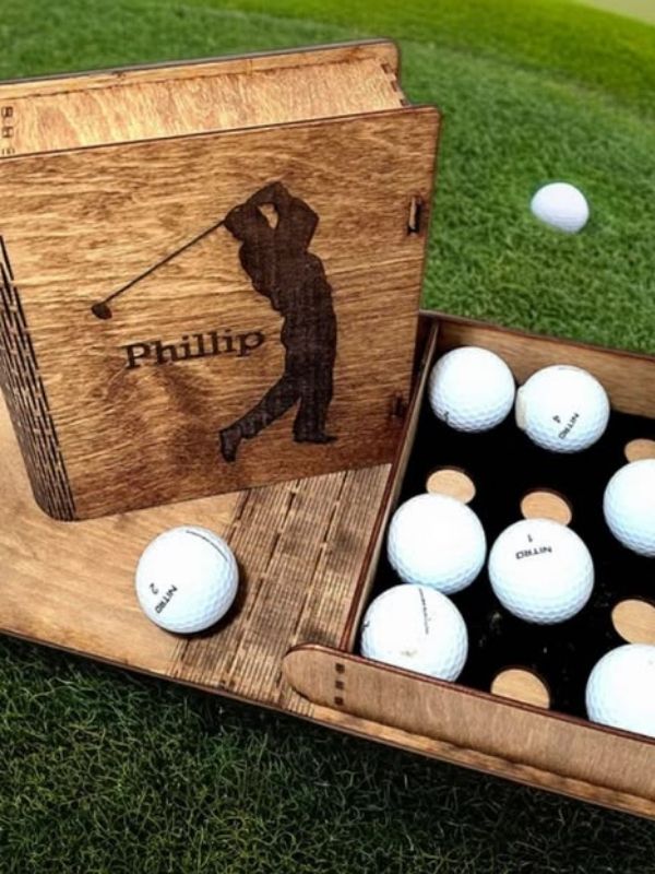  15 thoughtful golf DIY gift ideas ,that will impress any golfer with DIY golf ball. 