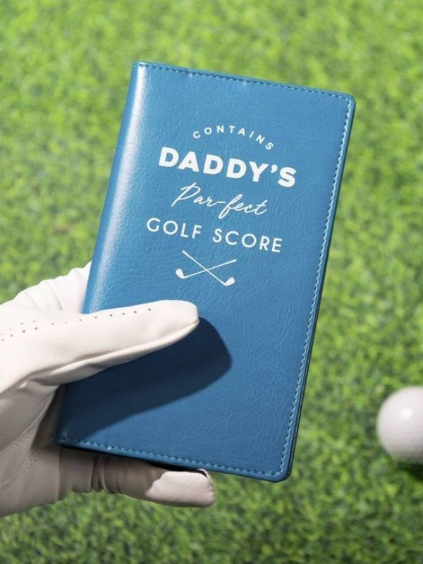 15-thoughtful-golf-DIY-gift-ideas-that-will-impress-any-golfer-with-DIY-golf-score-board. 