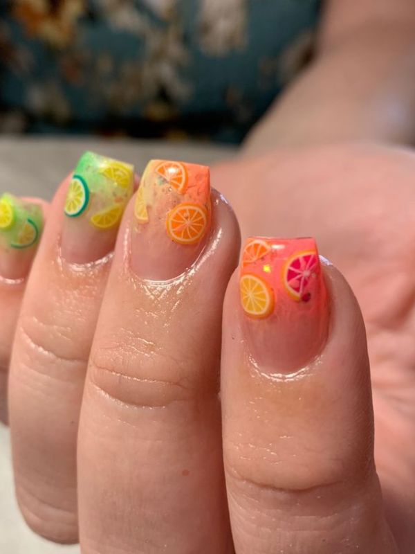 20-must-try-fruit-themed-nails-design. 
