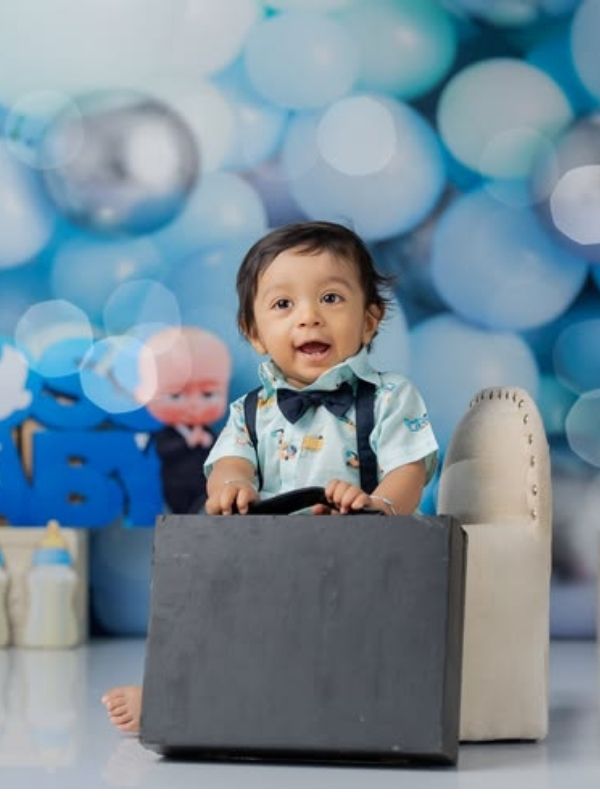 25-Creative-boss-baby-birthday-theme-ideas-featuring-office-baby. 
