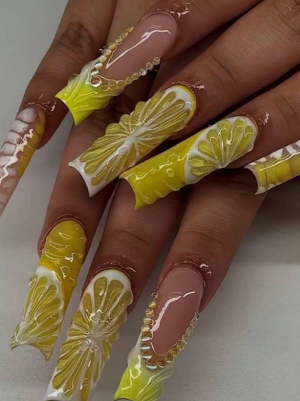 3D-baddie-nails-with-citrus-details.