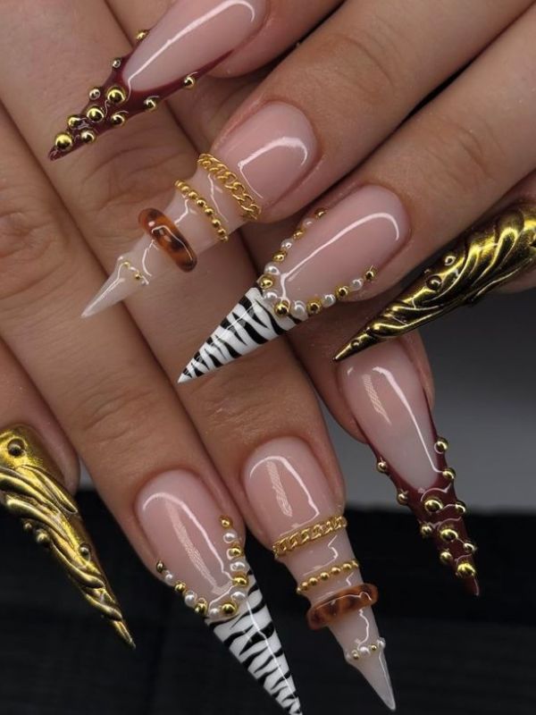 Acrylic-Nails-With-Gold-Details