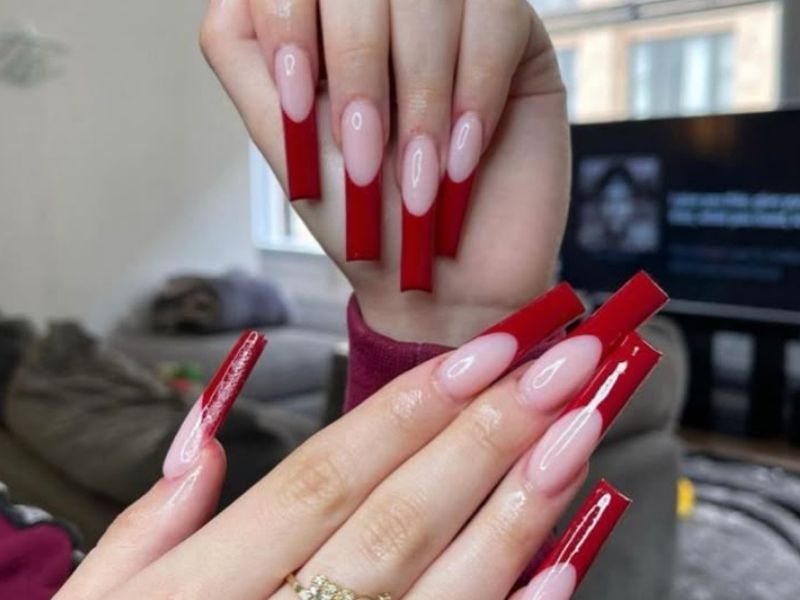 Beautiful-Classic-French-Tip-Long-Nails-Ideas-You'll-Want-to-Try