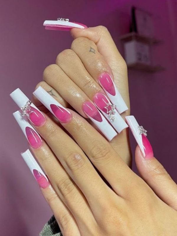 Beautiful-Girly-Acrylic-Nails-Every-Girl-Should-Try