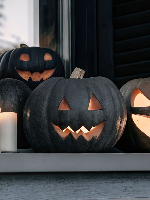 Black-Pumpkins-for-a-Darker-Look