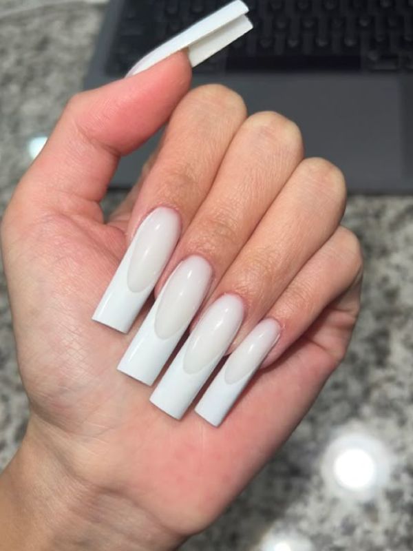 Classic-French-Tip-Long-Nails-Ideas-You'll-Want-to-Try