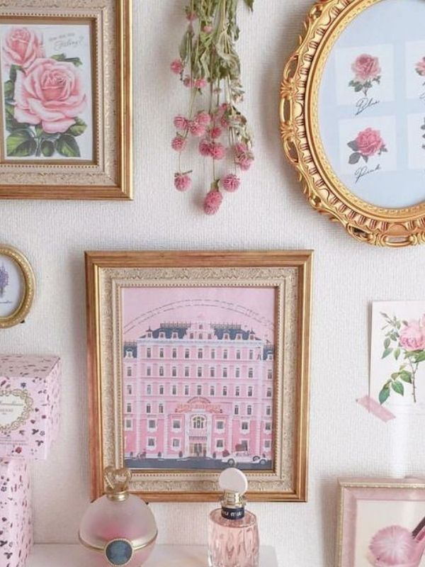 Create-a-Pink-and-Gold-Gallery-Wall
