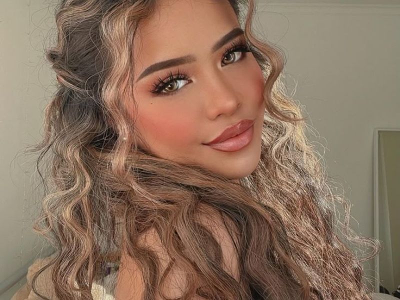Cute-Fall-Beauty-Looks-for-School-or-College.