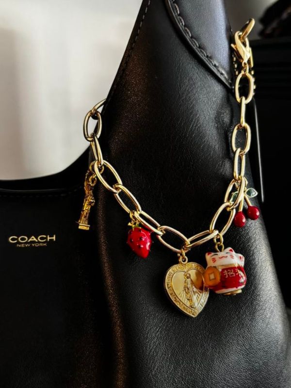 DIY-Bag-Charm-Ideas-to-Make-Your-Favorite-Bag-Stand-Out